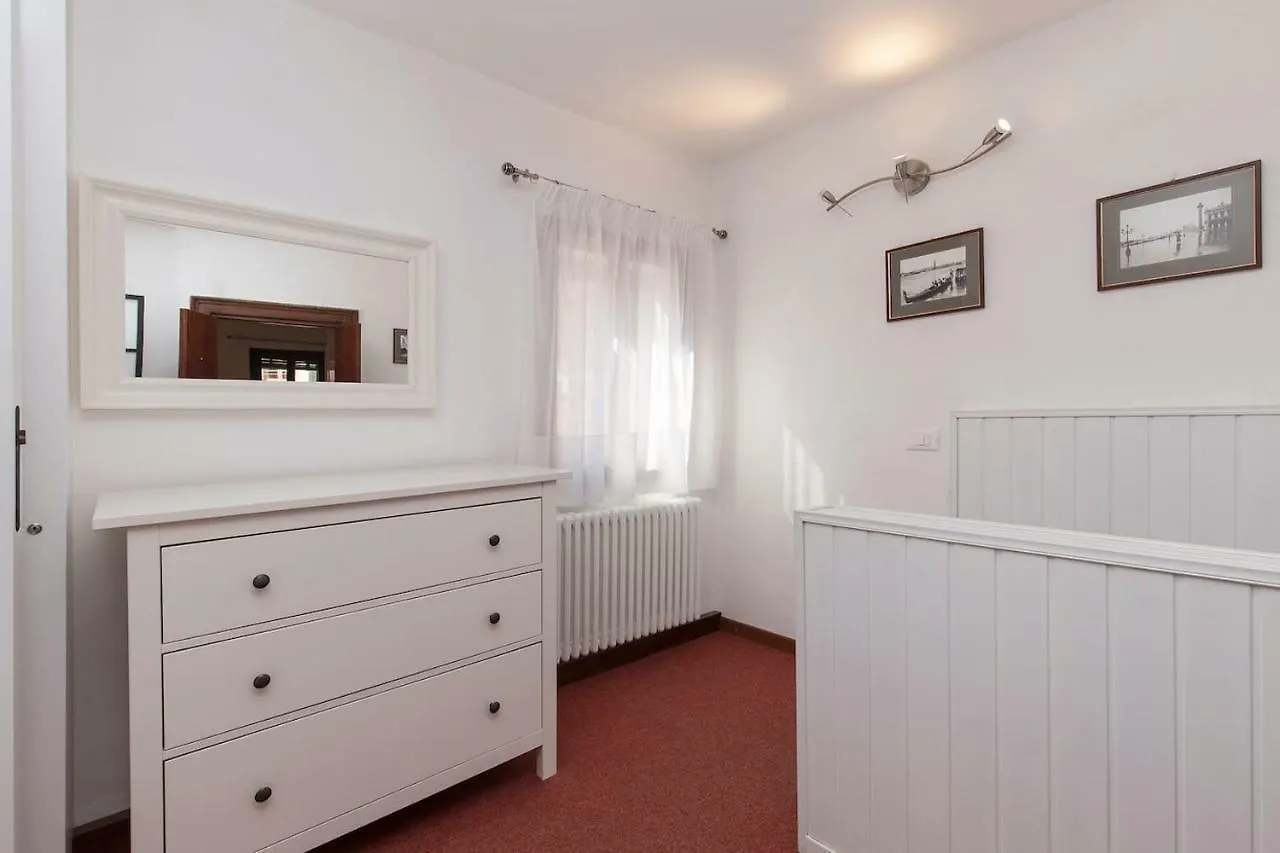 Le Ancore Apartment Few Steps From Biennale Art Venice 0*,