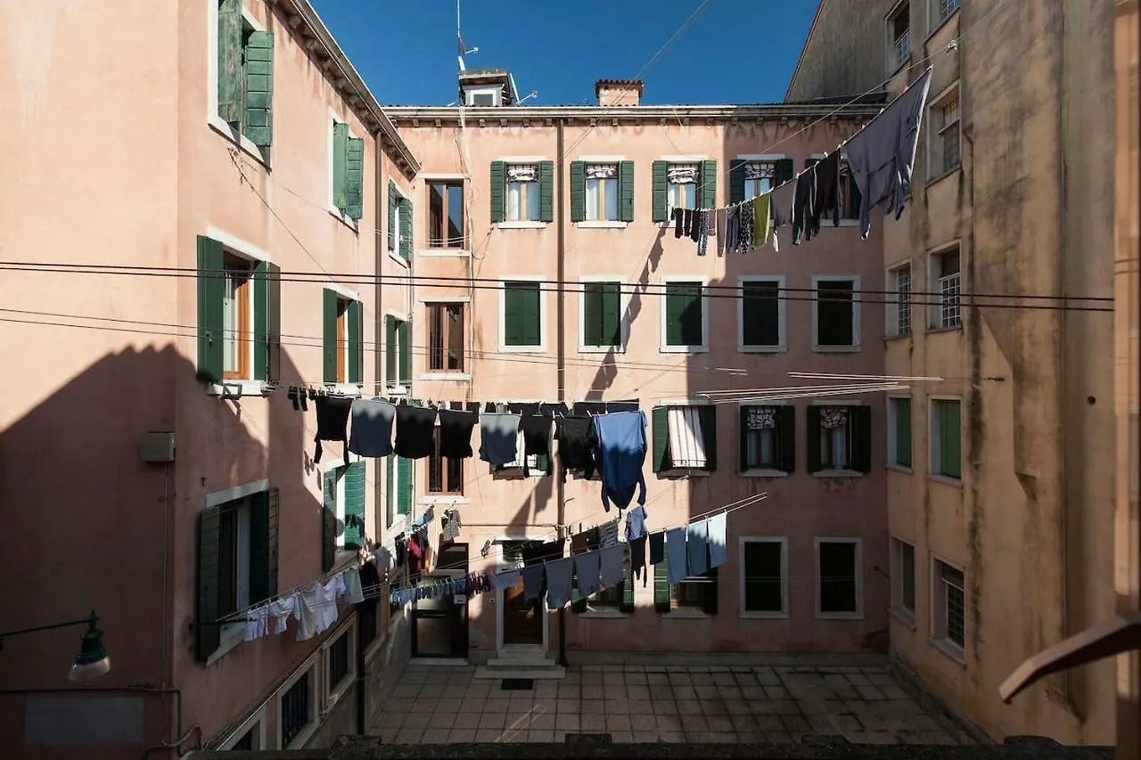 Le Ancore Apartment Few Steps From Biennale Art Venice 0*,  Italy